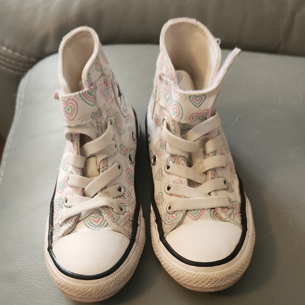 Kids High-Top Sneakers with Heart Design